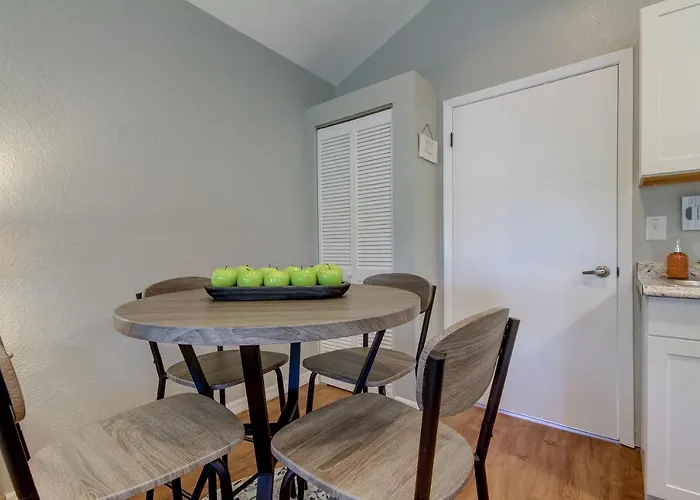 Beautiful Studio In Downtown Dunedin!