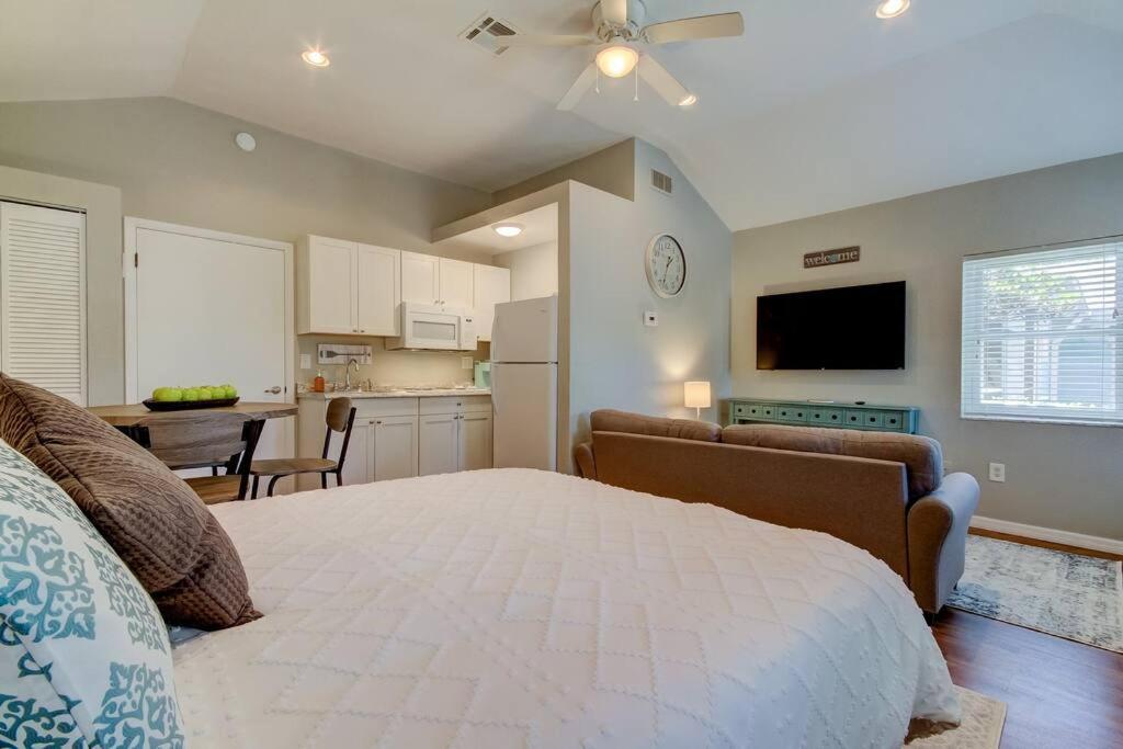 Apartamento Beautiful In Downtown Dunedin! *